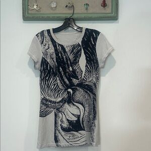 Lululemon Athletica orchid flower Black Gray Graphic Tee women’s medium